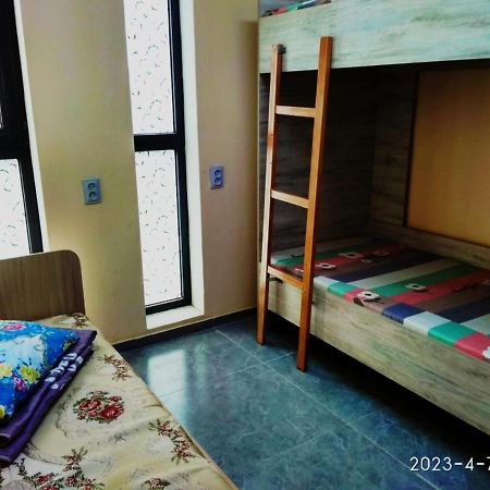 Tastaq Hostel Almaty Eksteriør bilde